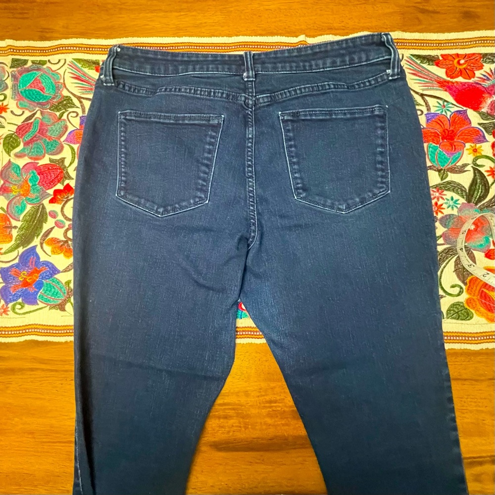 #3 Universal Thread plus size dark wash skinny jean like new condition